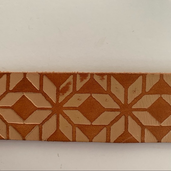 Lucky Brand Embossed leather belt - Picture 7 of 8